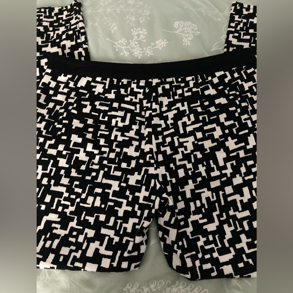 Trina Turk geometric pants sz. 8 EUC - Picture 2 of 8